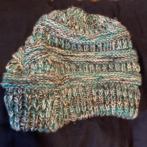 Women’s Beanie - Picture 4 of 4